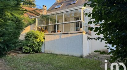 Traditional house 7 rooms of 145 m² in La Celle-Saint-Cloud (78170)