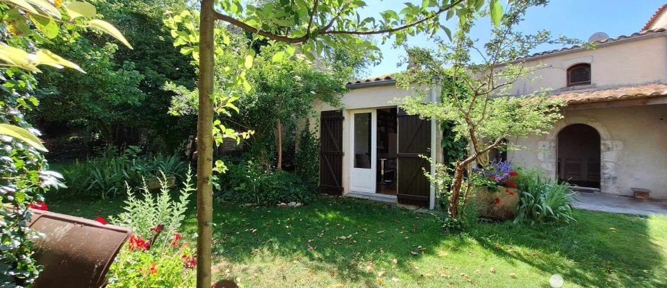 Maison de village 7 pièces de 220 m² à Salles-sur-Mer (17220)