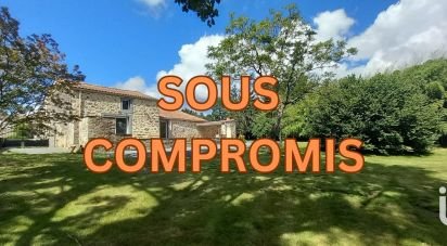 Country house 7 rooms of 224 m² in Bellevigny (85170)