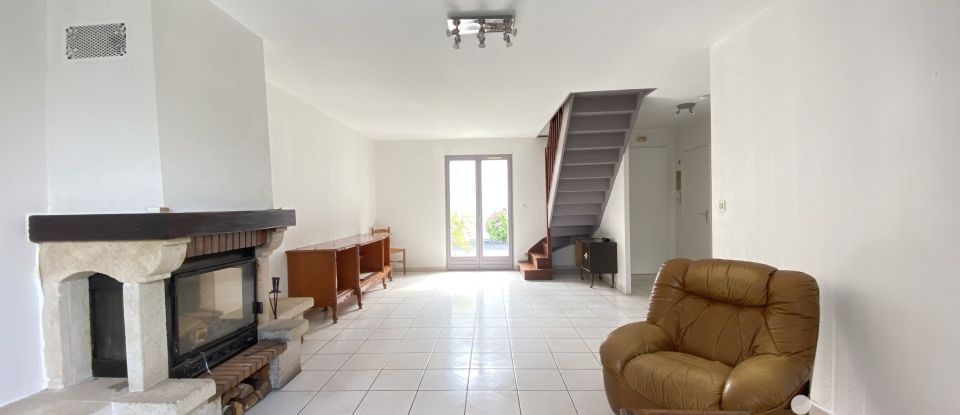 House 5 rooms of 106 m² in Vauréal (95490)