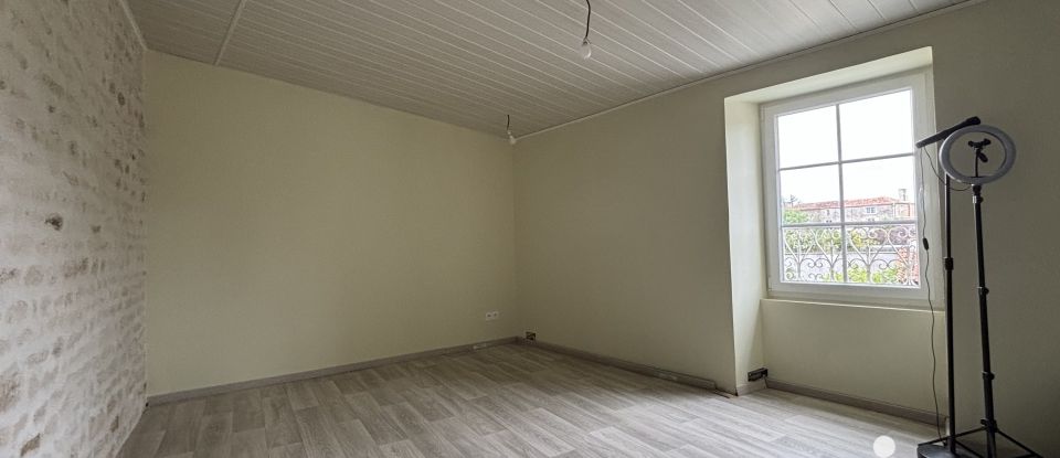 Maison de campagne 10 pièces de 245 m² à Nieul-sur-l'Autise (85240)