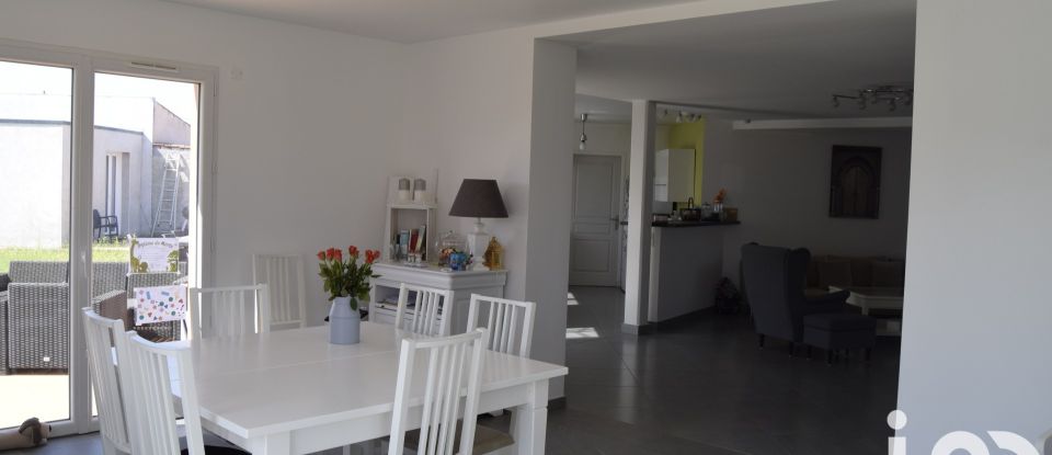 House 6 rooms of 155 m² in Divatte-sur-Loire (44450)