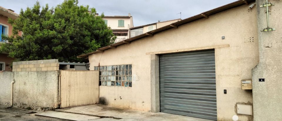 Parking of 322 m² in Beaucaire (30300)