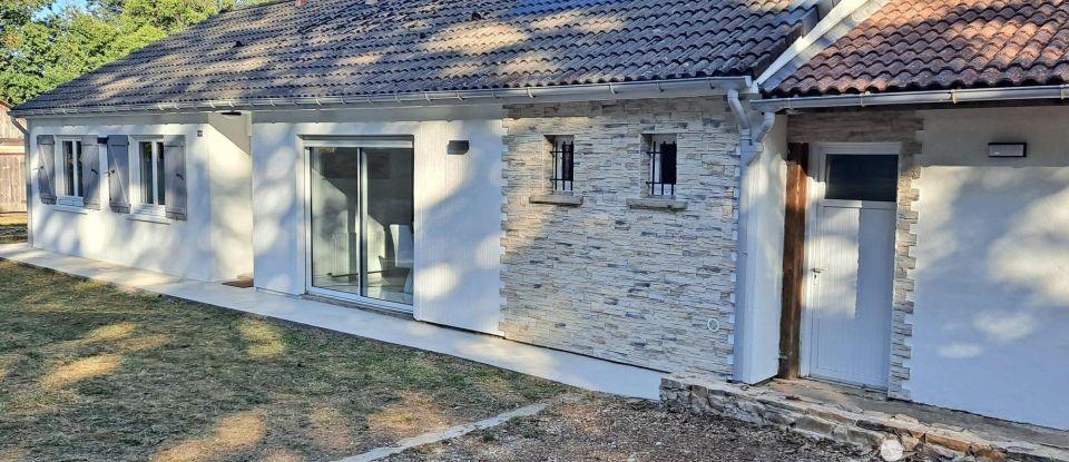 House 4 rooms of 122 m² in Bussière-Galant (87230)