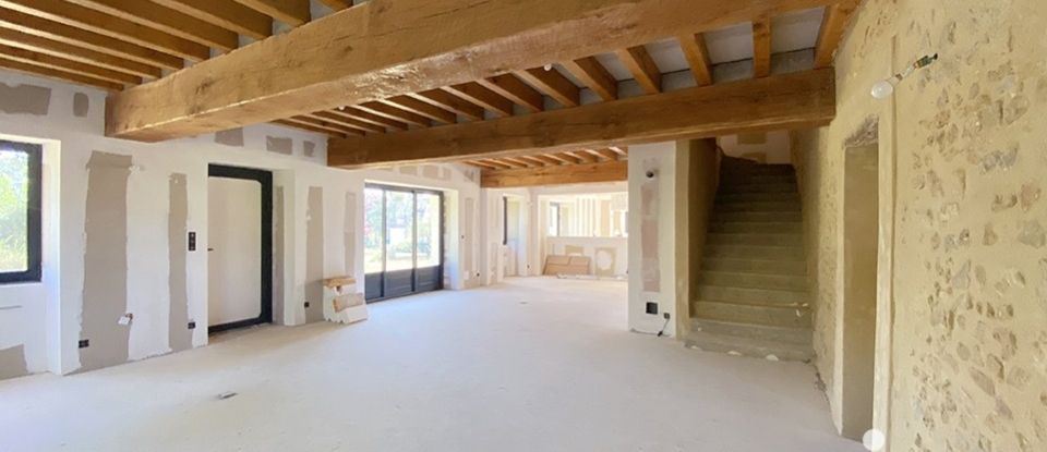 Maison traditionnelle 7 pièces de 300 m² à Sainte-Colombe-sur-Loing (89520)