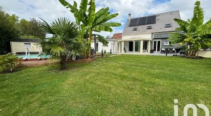 Maison traditionnelle 8 pièces de 180 m² à Savigny-le-Temple (77176)