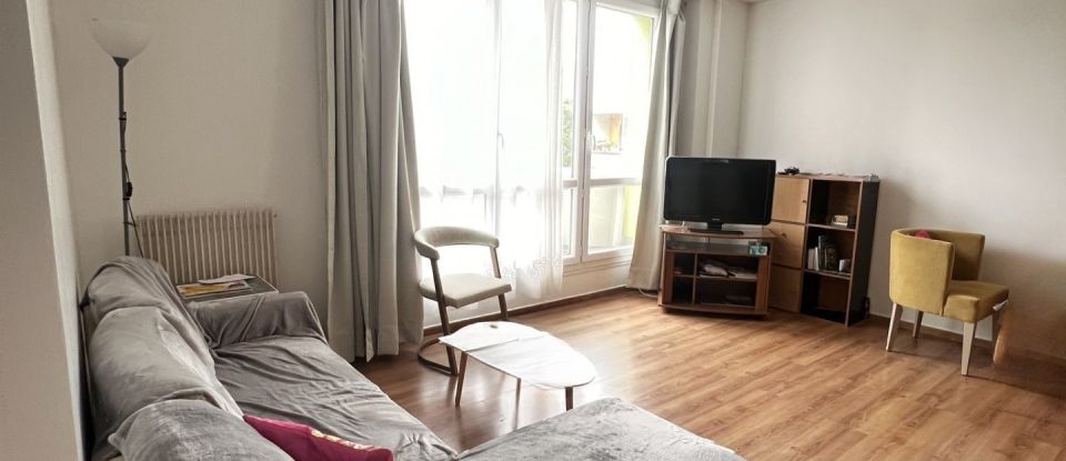 Apartment 4 rooms of 79 m² in Évry (91000)