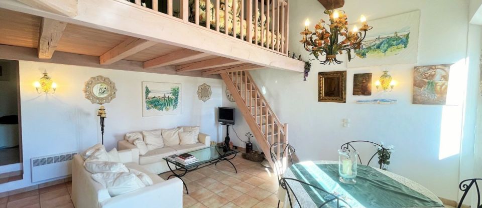 Building in Saint-Tropez (83990) of 111 m²