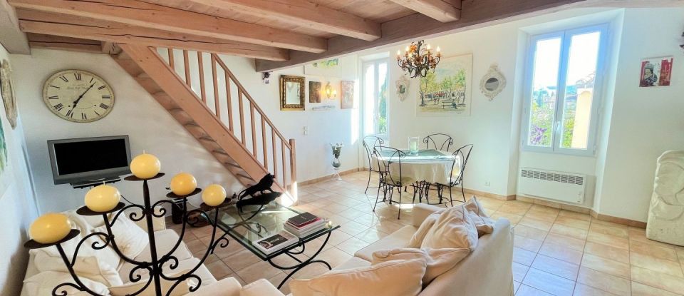 Building in Saint-Tropez (83990) of 111 m²