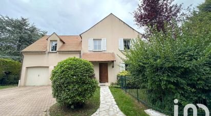 Traditional house 8 rooms of 206 m² in Saint-Nom-la-Bretèche (78860)