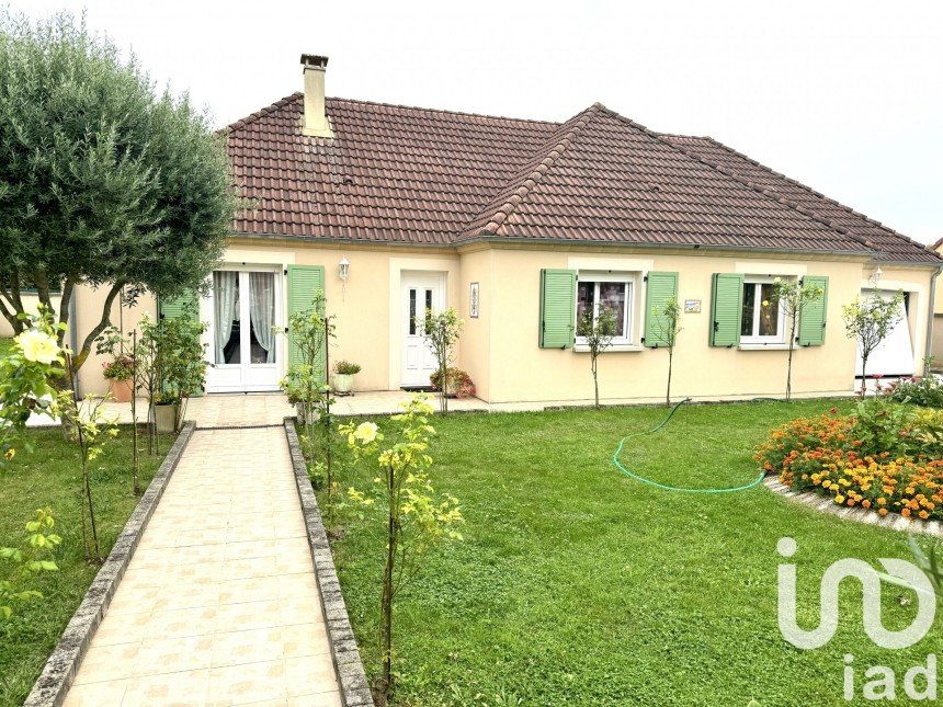 House 5 rooms of 100 m² in Cuy (89140)