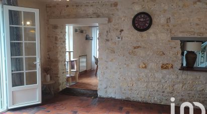 Country house 5 rooms of 112 m² in Saint-Romain-de-Benet (17600)