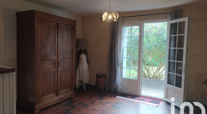 Country house 5 rooms of 112 m² in Saint-Romain-de-Benet (17600)