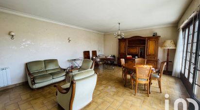 House 4 rooms of 111 m² in Lagord (17140)