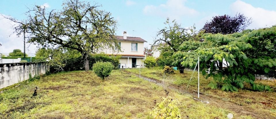 House 5 rooms of 73 m² in La Couronne (16400)