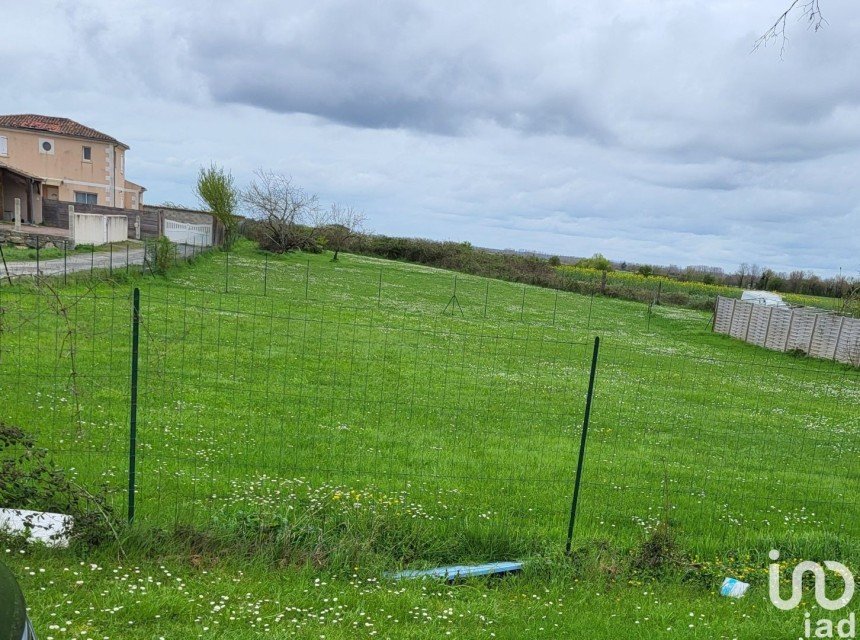 Land of 996 m² in La Laigne (17170)