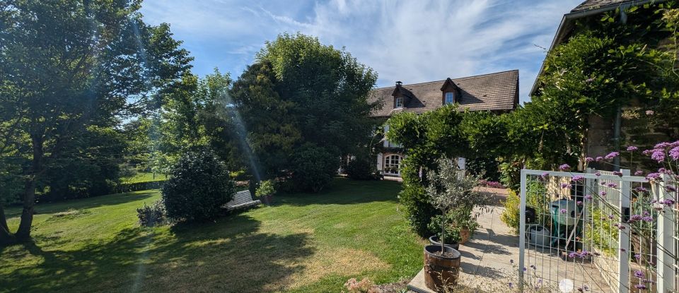 Maison traditionnelle 8 pièces de 260 m² à Lostanges (19500)