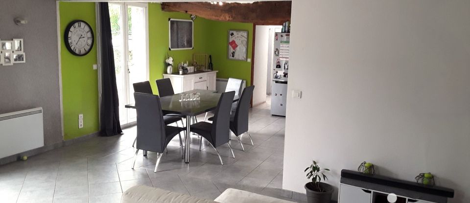 House 5 rooms of 110 m² in Châtillon-sur-Colmont (53100)