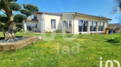 Traditional house 6 rooms of 185 m² in Moulis-en-Médoc (33480)