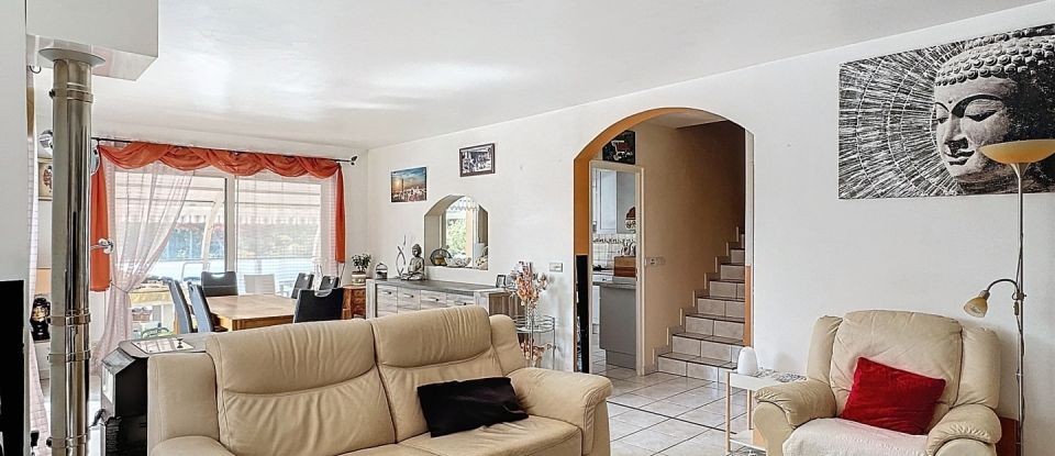 Traditional house 7 rooms of 128 m² in Saint-Germain-sur-Rhône (74910)