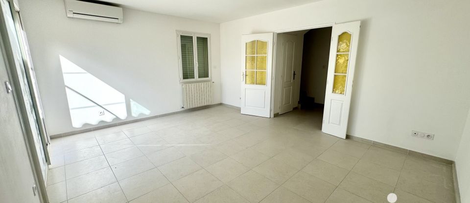 Traditional house 4 rooms of 88 m² in Nîmes (30000)