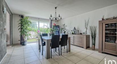 Maison 6 pièces de 160 m² à Bouleurs (77580)