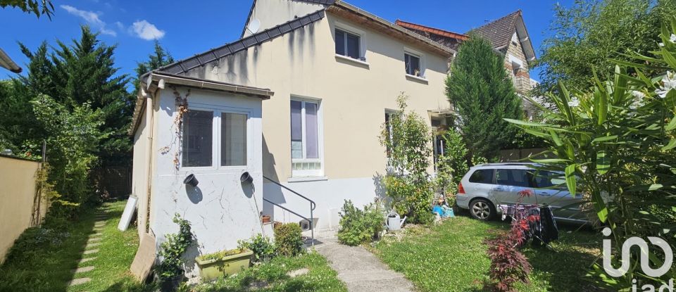 House 8 rooms of 190 m² in Épinay-sur-Seine (93800)