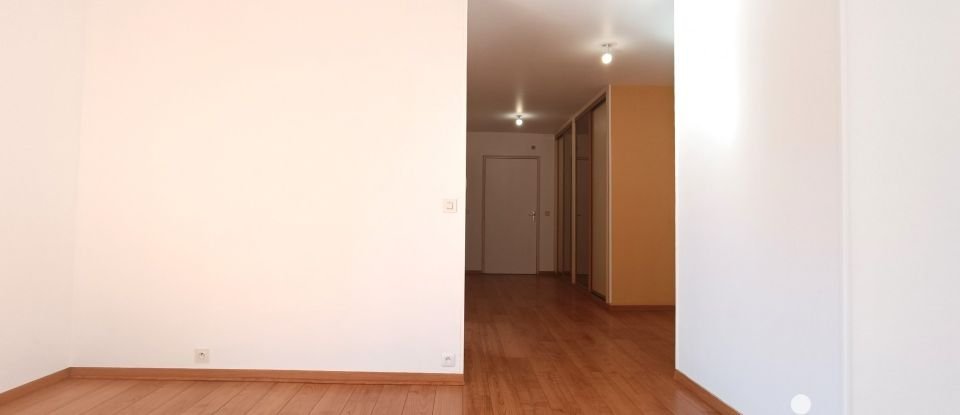 Apartment 3 rooms of 84 m² in Clermont-Ferrand (63000)