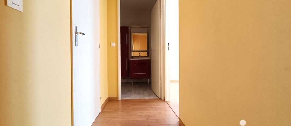 Apartment 3 rooms of 84 m² in Clermont-Ferrand (63000)