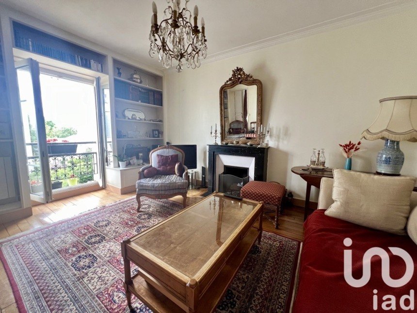 Duplex 4 rooms of 88 m² in Versailles (78000)