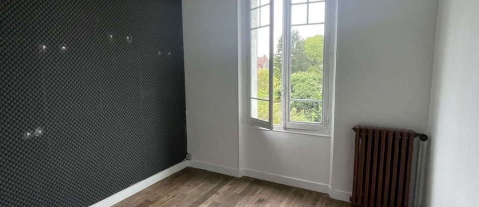 Maison 6 pièces de 130 m² à Saint-Pierre-lès-Nemours (77140)