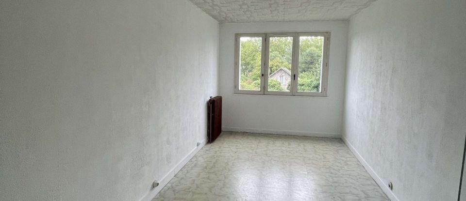 Maison 6 pièces de 130 m² à Saint-Pierre-lès-Nemours (77140)