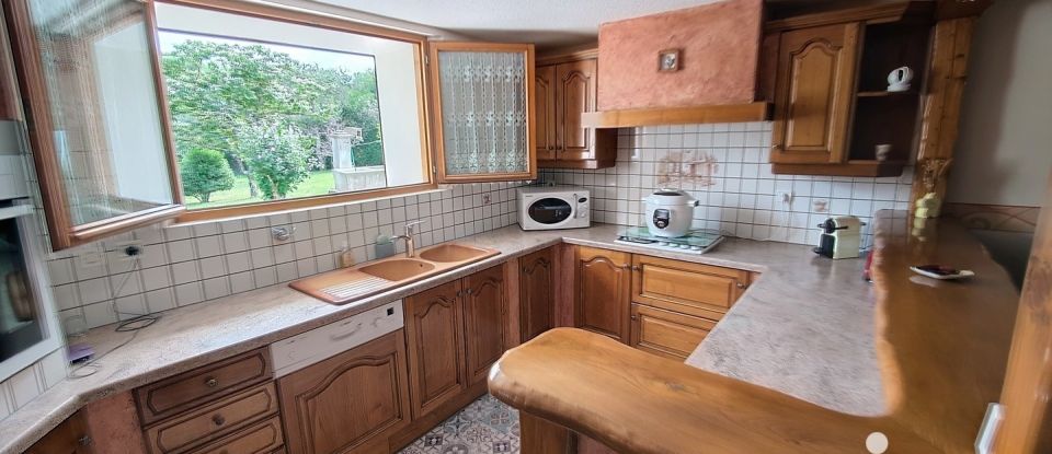 Maison de campagne 4 pièces de 121 m² à Valleiry (74520)