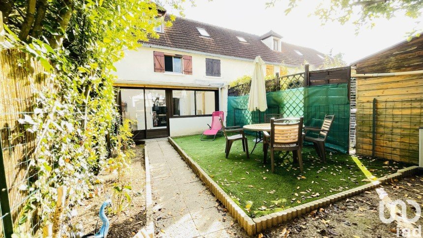 House 4 rooms of 82 m² in La Norville (91290)