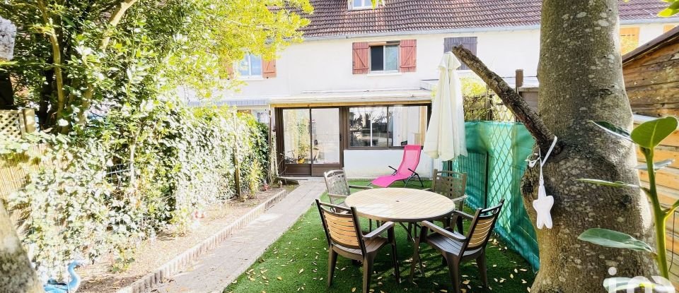 House 4 rooms of 82 m² in La Norville (91290)