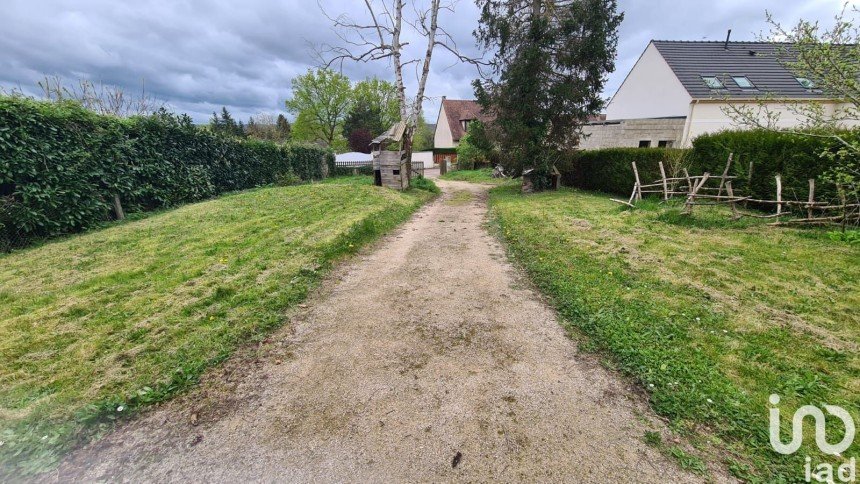 Land of 325 m² in Orgeval (78630)