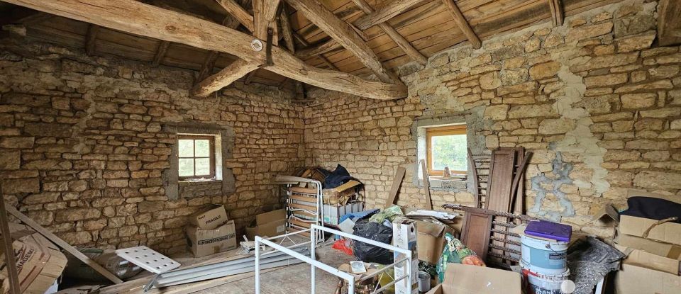 Maison de campagne 6 pièces de 177 m² à Saint-Gourson (16700)