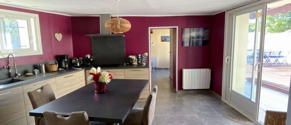 House 7 rooms of 177 m² in Meschers-sur-Gironde (17132)