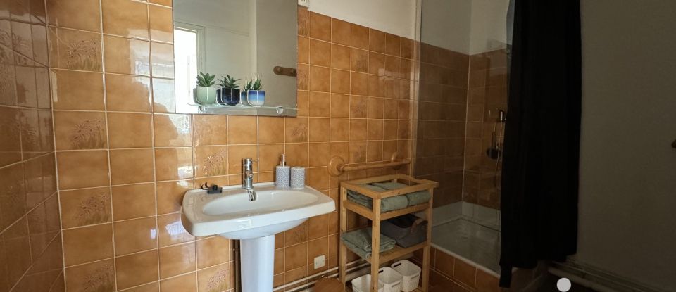 Studio 1 pièce de 28 m² à Nîmes (30000)