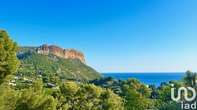 House 4 rooms of 105 m² in Cassis (13260)