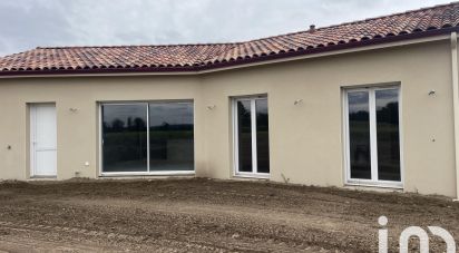 Pavillon 4 pièces de 94 m² à Cours-de-Pile (24520)