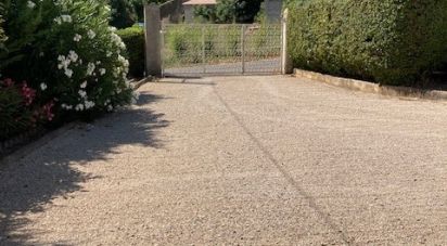 Traditional house 3 rooms of 85 m² in La Tour-d'Aigues (84240)