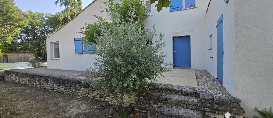 Traditional house 5 rooms of 150 m² in Mirabeau (84120)