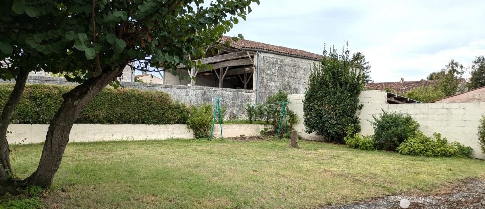 House 5 rooms of 125 m² in Saintes (17100)