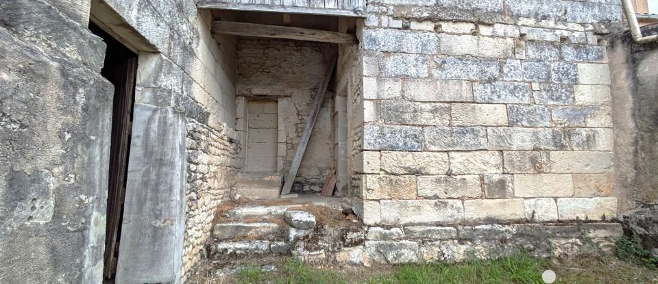 House 5 rooms of 123 m² in Saint-Georges-des-Coteaux (17810)