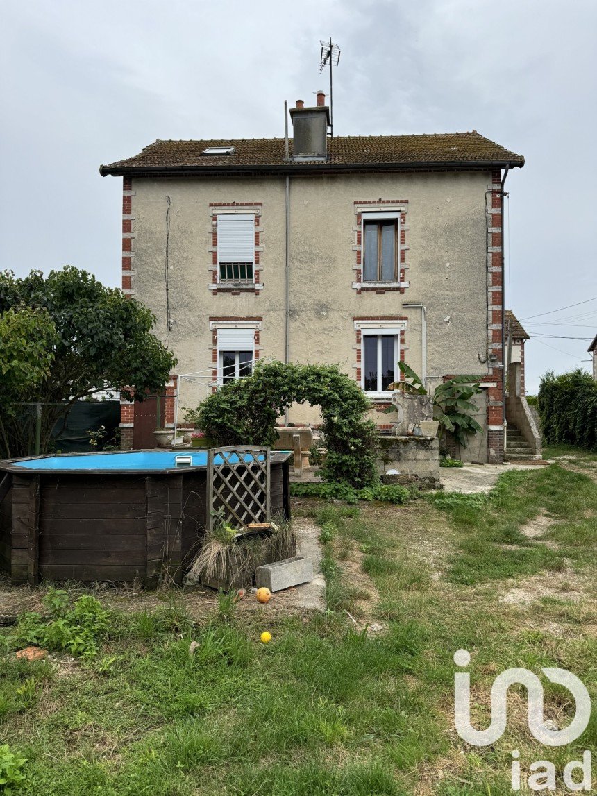 Vente Maison 170m² 6 Pièces à Saint-Just-Sauvage (51260) - Iad France