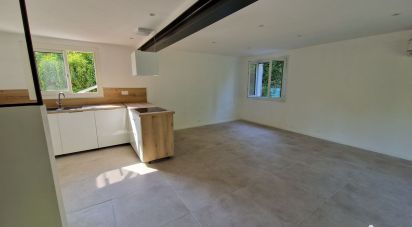 Maison 4 pièces de 87 m² à Vinon-sur-Verdon (83560)