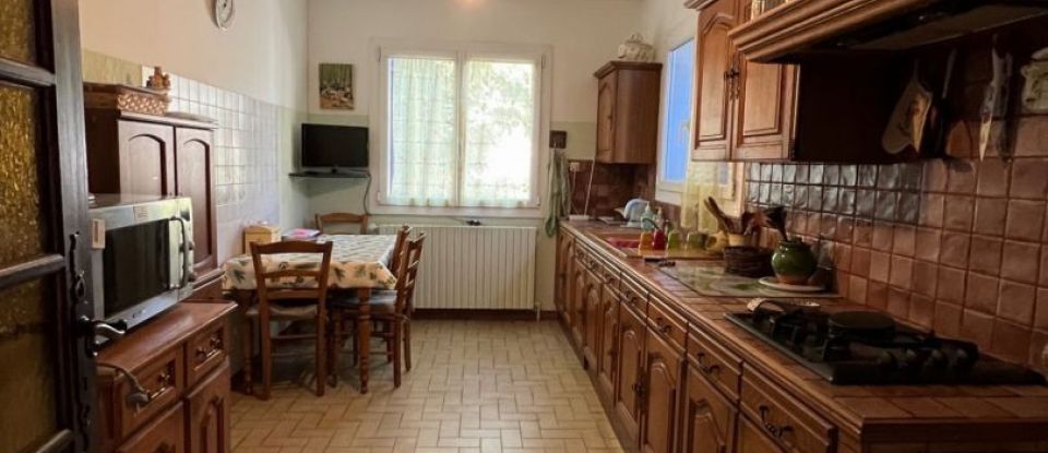 House 6 rooms of 160 m² in Auriol (13390)