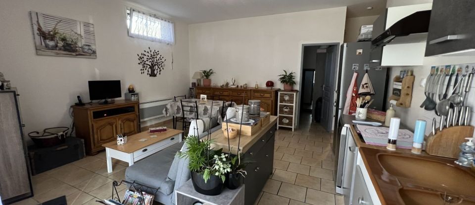 House 6 rooms of 160 m² in Auriol (13390)