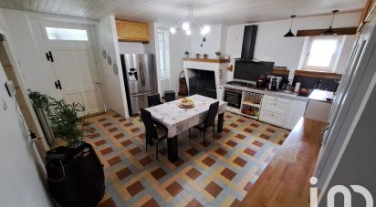 Traditional house 6 rooms of 152 m² in Le Fouilloux (17270)